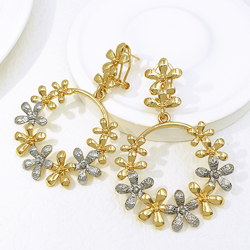 Women'S Accessories Trends 2026 - Dames Grote Hangende Oorbellen 18K Verguld