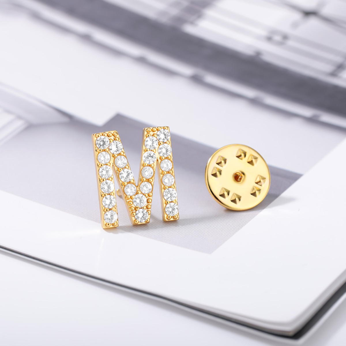 Women Accessories Name In English - Glanzend Zirkoon Letter Broches Voor Vrouwen